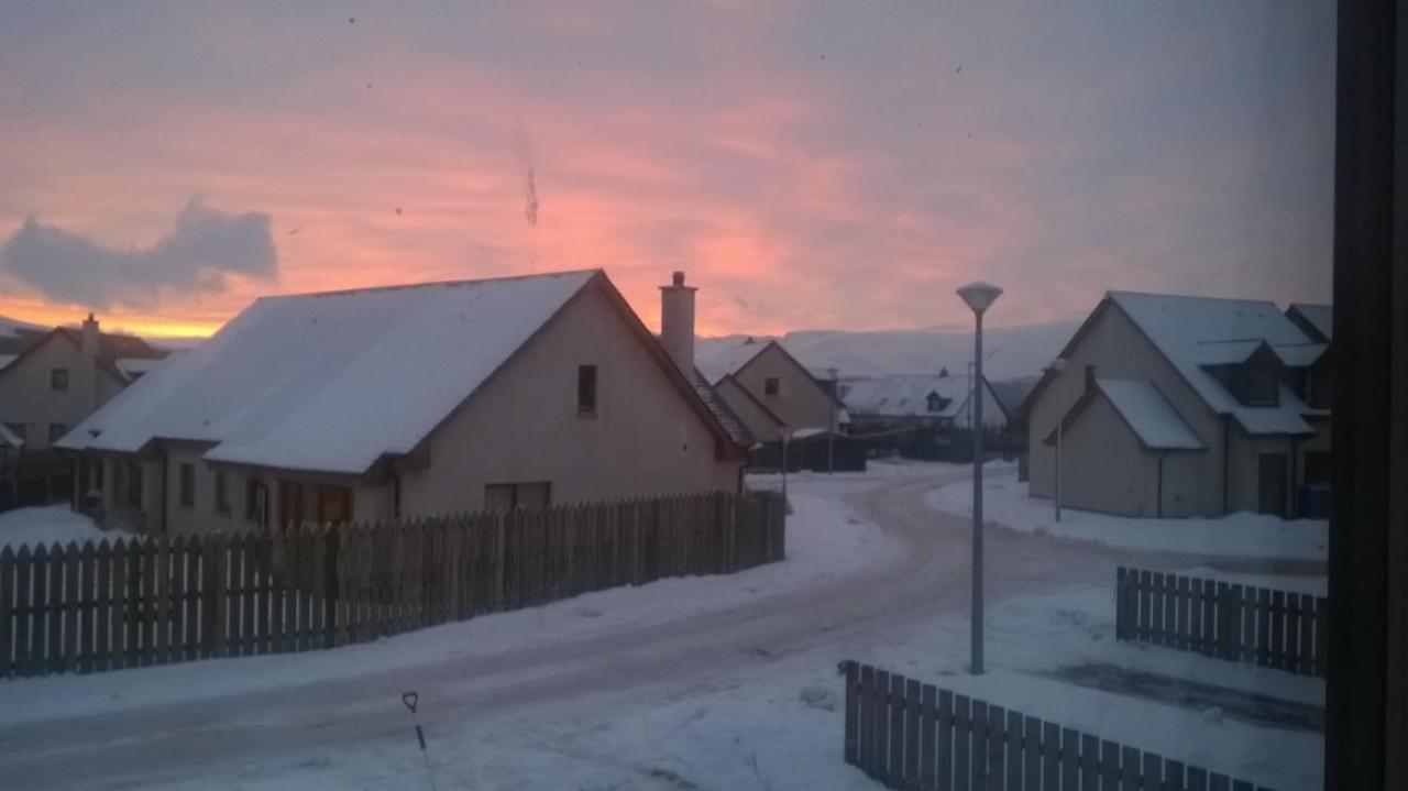 Holiday House Kinveachy Авимор Екстериор снимка